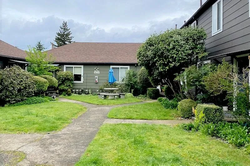 The Lindhurst — Photo 4