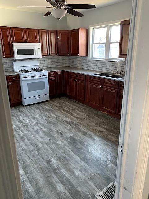 1st image of 398 14th St Floor 2
