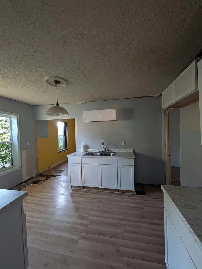 3 bed, 1.0 bath, $950 — Photo 3