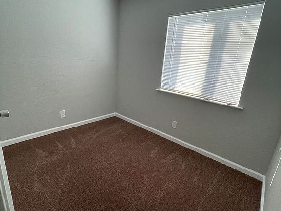 4th image of 7248 Macarthur Blvd #A