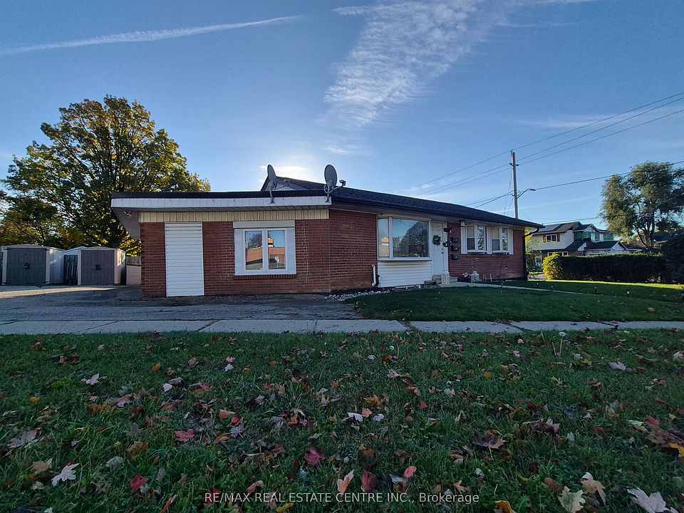 1st image of 7 Rexway Dr