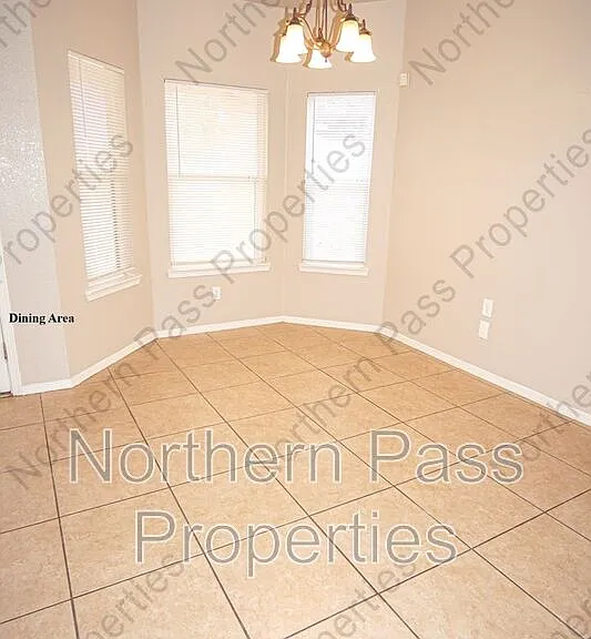 10790 Adin St — Photo 8