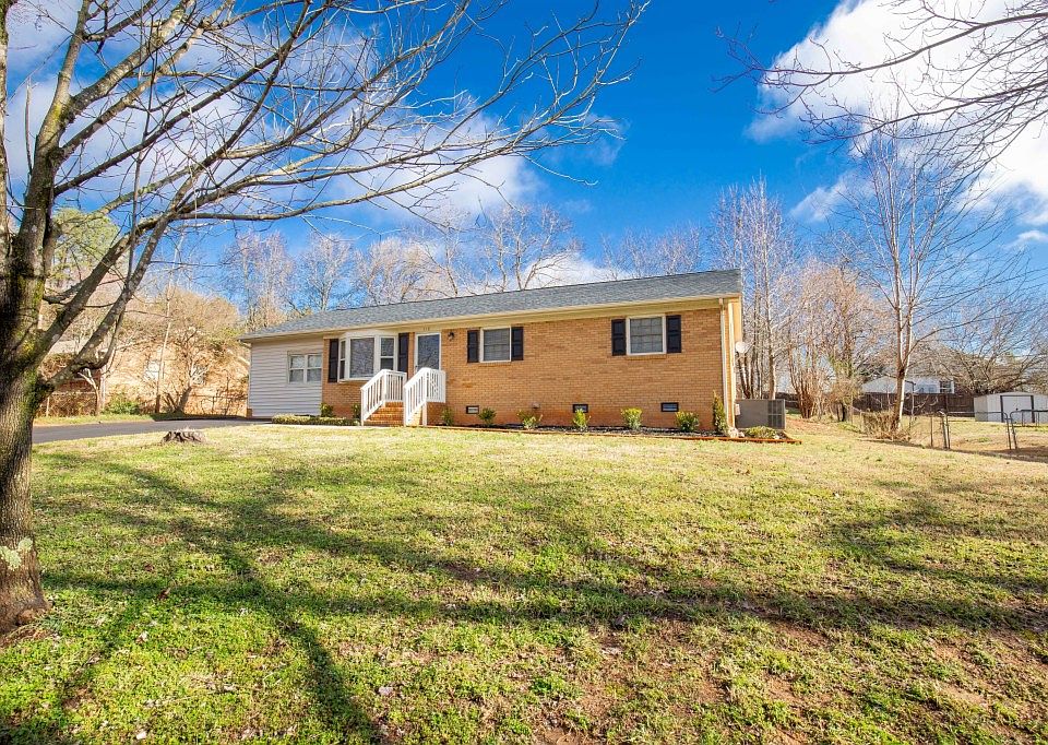 1st image of 118 Redwood Ln