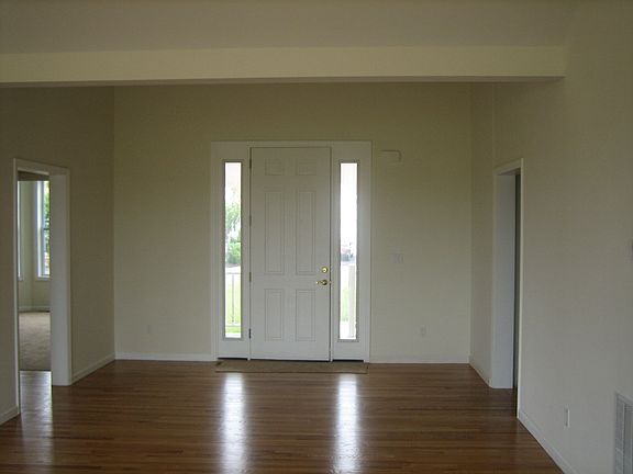 5th image of 22 Tyler Dr