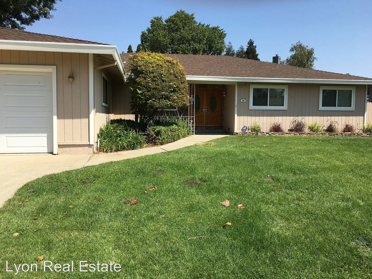 68 Parkshore Cir photo 1