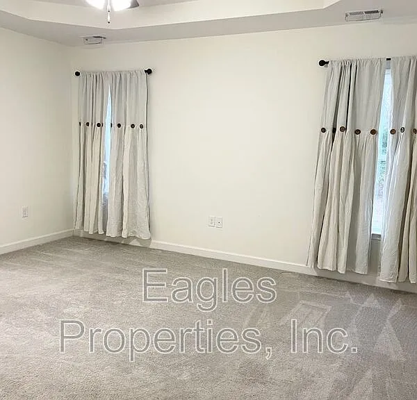 300 Creeks Edge — Photo 9