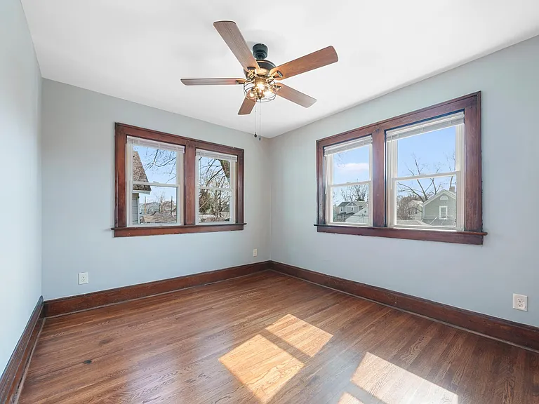 685 E Whittier St — Photo 14