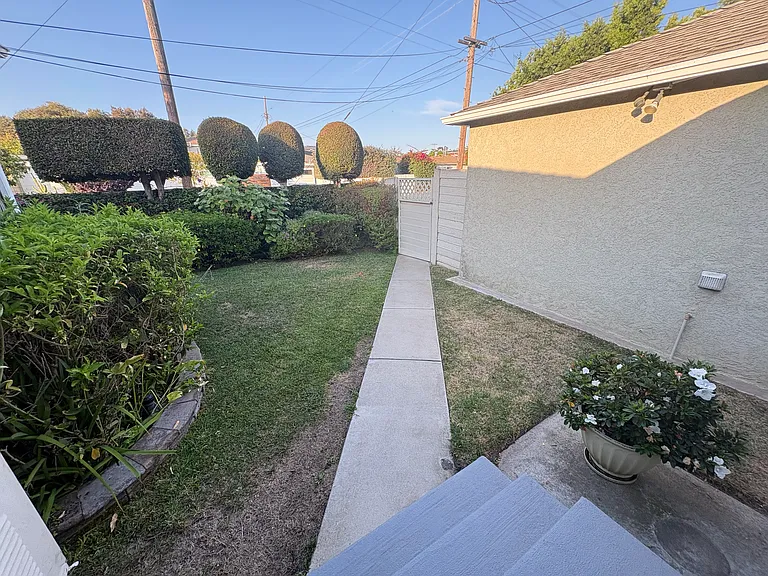 12606 Bonaparte Ave — Photo 13