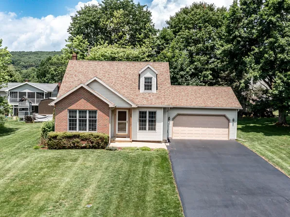 31 Lilac Ln, Danville, PA 17821