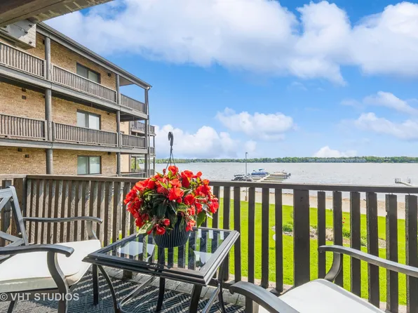 440 N Main St APT E205a, Wauconda, IL 60084