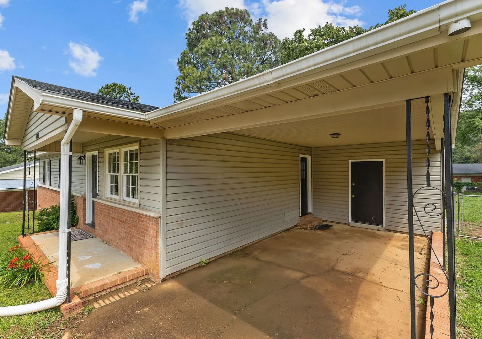 3 Br/2Ba Ranch Close to Post — Photo 4