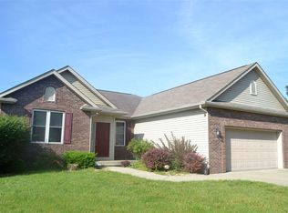 3229 S Southern Oaks Dr, Bloomington, IN 47401