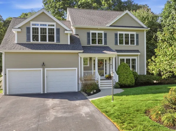 19 Brookmeadow Ln, South Grafton, MA 01560