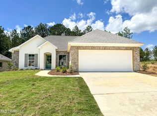 952 Riverside Ln, Pearl, MS 39208