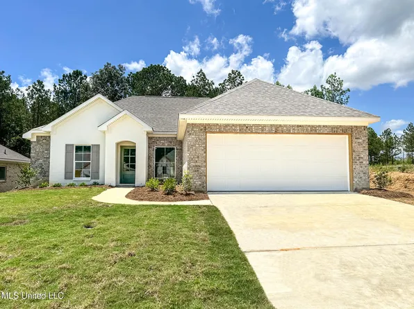 952 Riverside Ln, Pearl, MS 39208