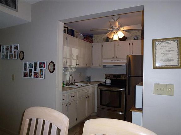 3rd image of 2920 Lake Osborne Dr #109