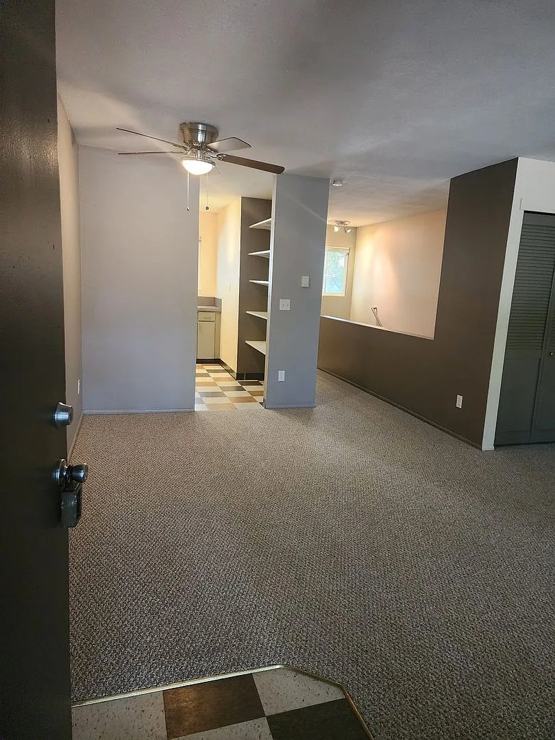 Bridgecrest Apartments — Photo 3