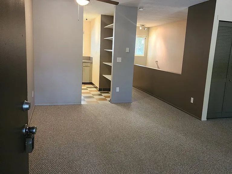 Bridgecrest Apartments — Photo 9