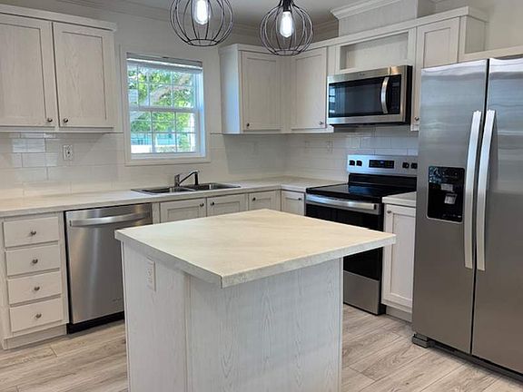 4th image of 605 Plumgrove Rd #C108