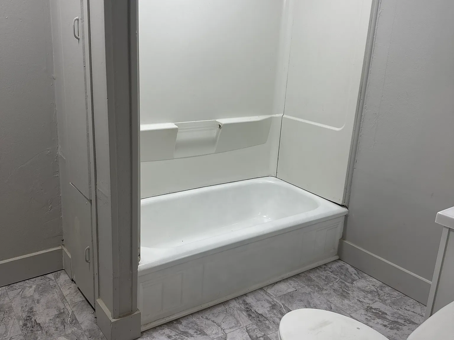 4 bed, 1300 sqft, $1,300 — Photo 4