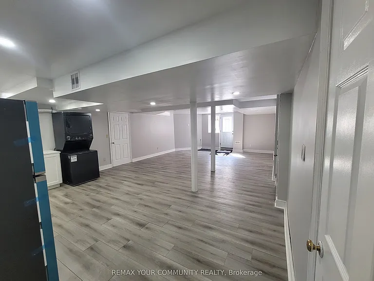 226 Larkin Ave #BASEMENT — Photo 8