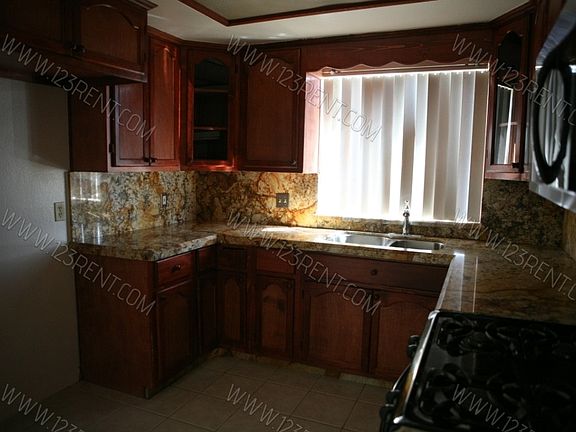 5th image of 37531 Lilacview Ave
