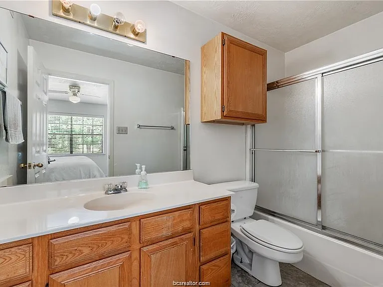1806 Woodsman Dr #A — Photo 12
