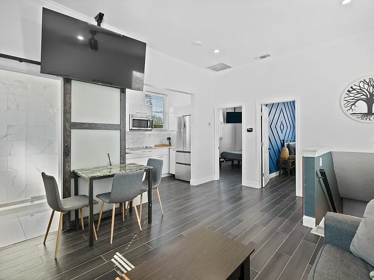 2608 W Swann Ave #C — Photo 6