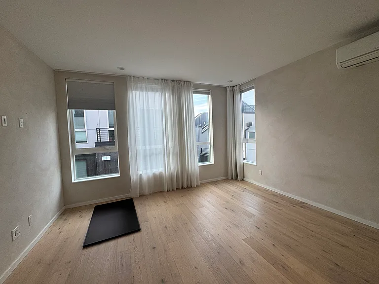 1711A 20th Ave — Photo 3