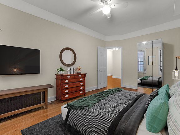 5th image of 425 W Broadway Unit 3N