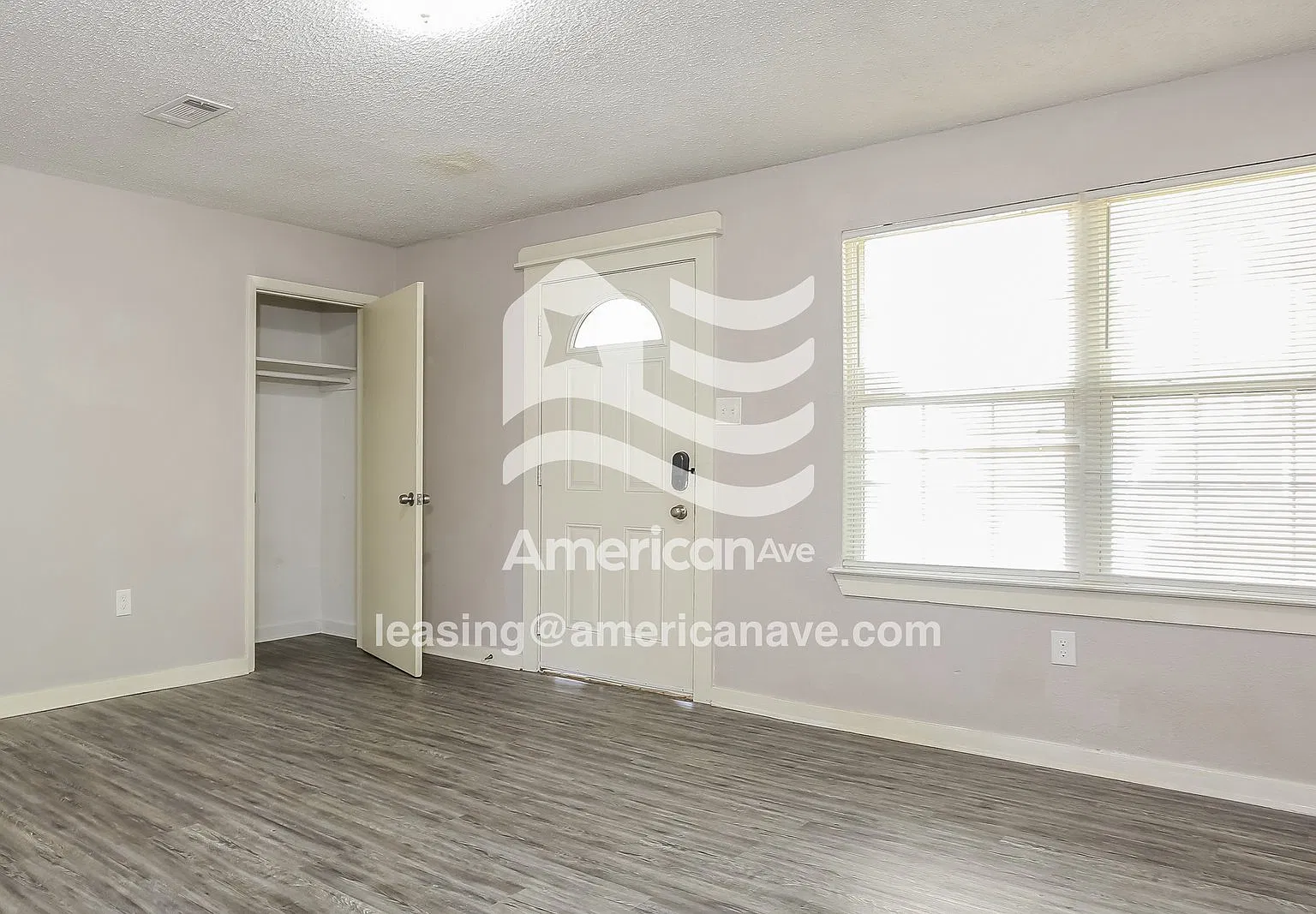 3 bed, 2.0 bath, 1265 sqft, $1,045 — Photo 3