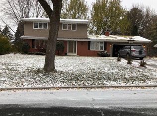 10944 Pioneer Dr, Burnsville, MN 55337