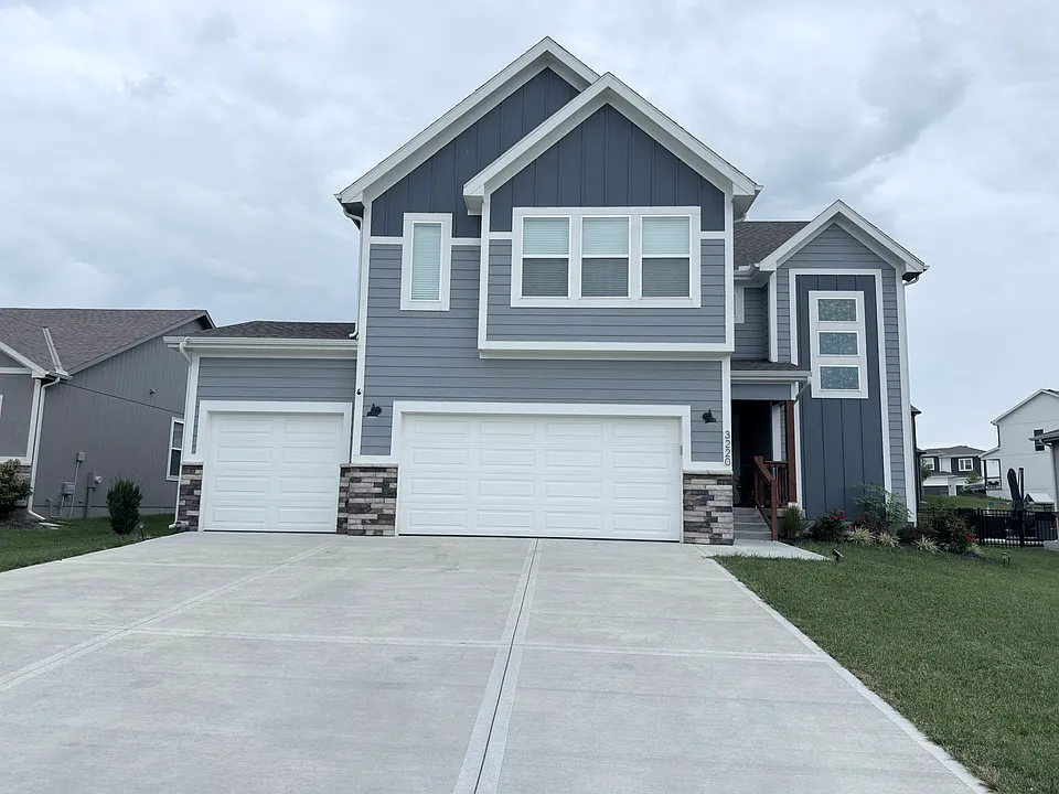 3220 SW Arboridge Dr