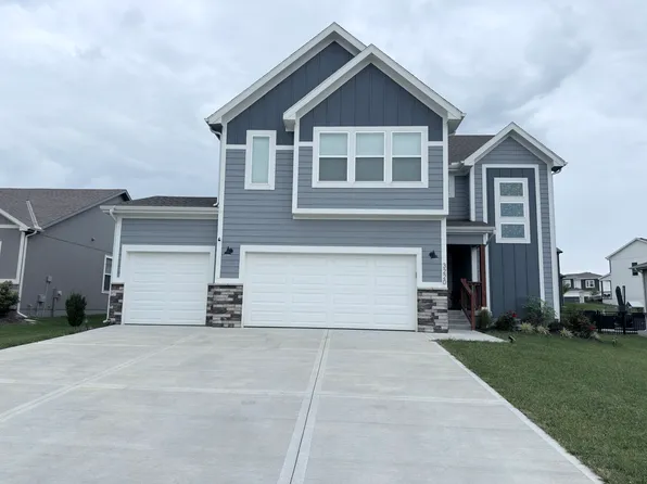 3220 SW Arboridge Dr, Lees Summit, MO 64082