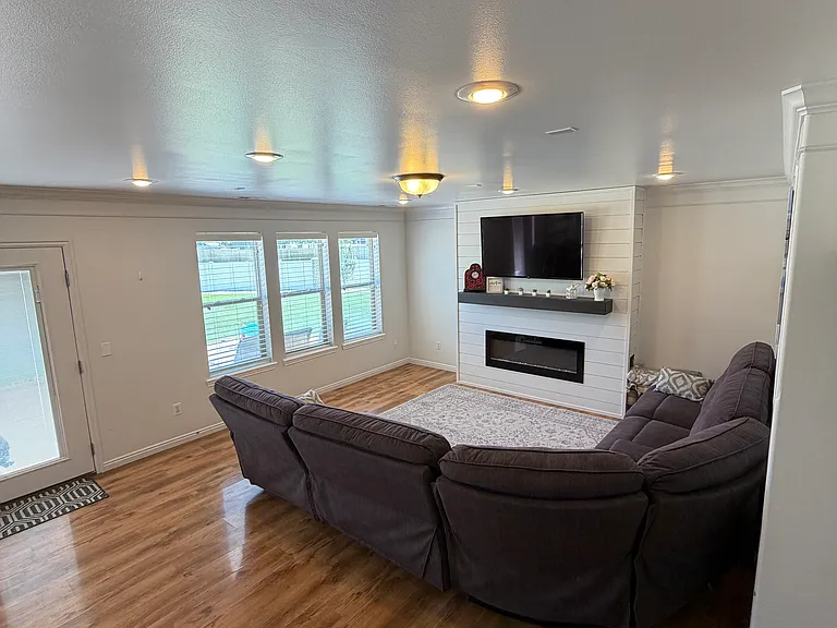 1831 S 550th St W — Photo 16