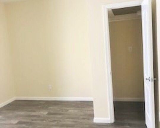 5th image of 814 S Hobart Blvd #105