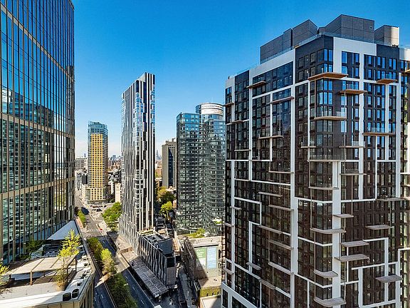 3rd image of 1 City Point #31E