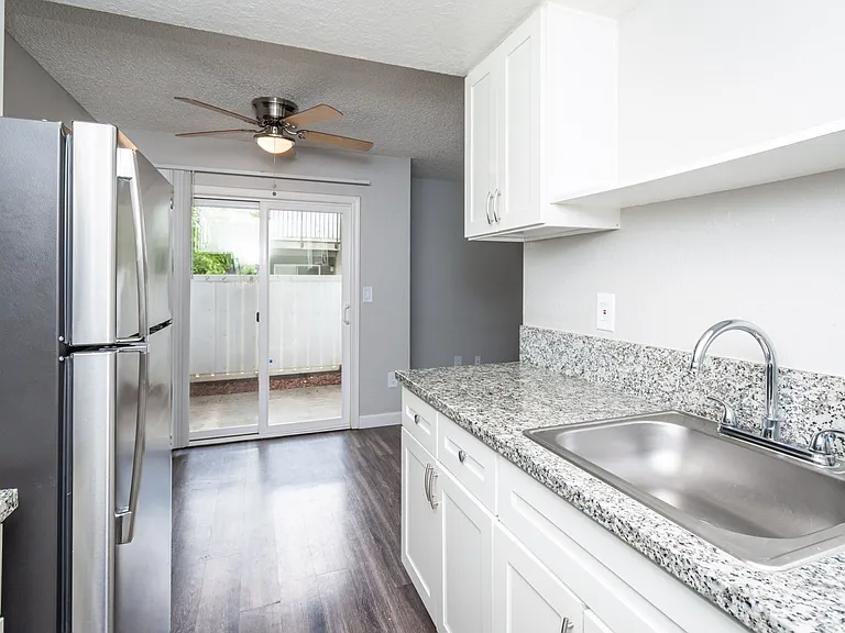 Gold Creek Apartments — Photo 38