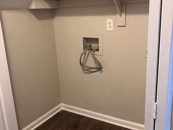 3rd image of 1732 Purchase Arch