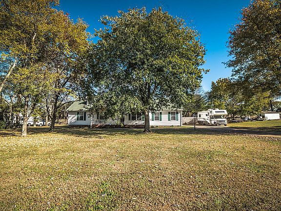 3rd image of 9914 Roanoke Dr