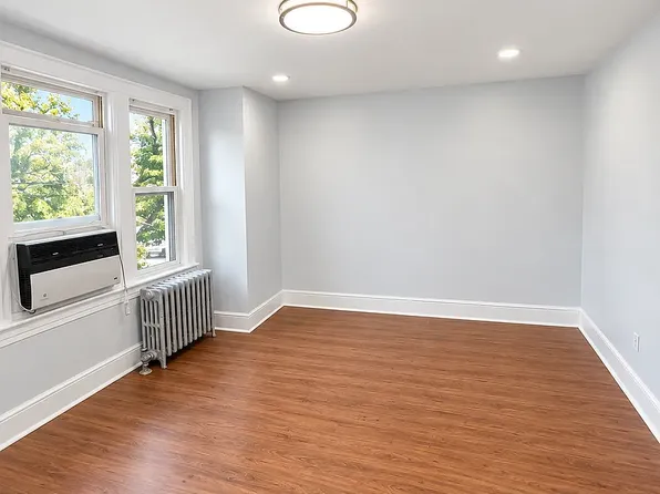 66-71 70th St #2, Middle Village, NY 11379