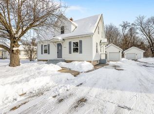 7643 Rogers St, Machesney Park, IL 61115
