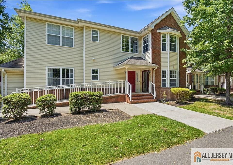 1st image of 26 Forest Dr
