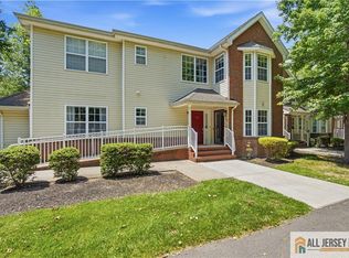 26 Forest Dr, Piscataway, NJ 08854