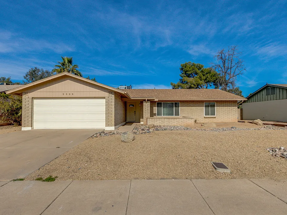 5338 W Freeway Ln