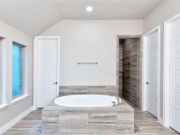 5th image of 2720 War Admiral St