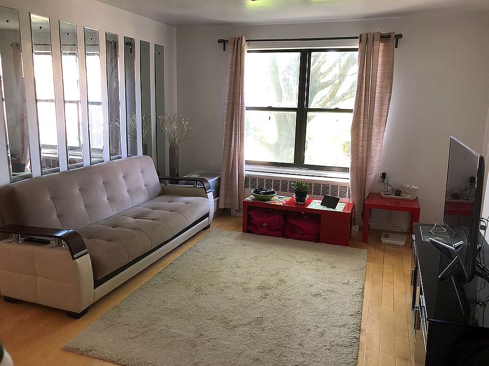 1st image of 19639 69th Ave