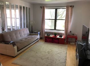 19639 69th Ave, Fresh Meadows, NY 11365