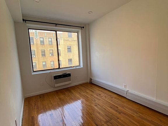 5th image of 530 W 47th St #5DD