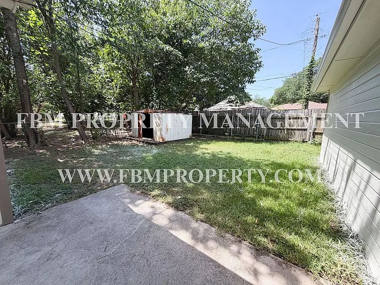 1005 S Carlton St — Photo 19